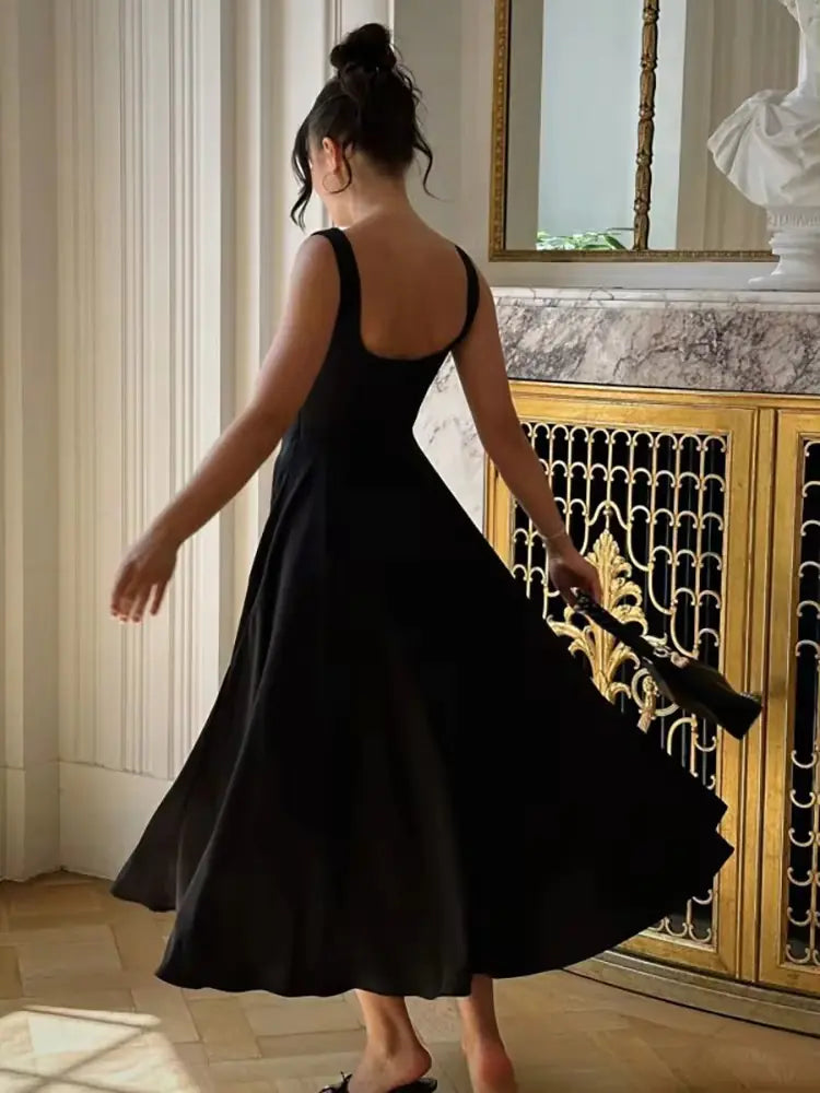 Robe Longue Élégante à Encolure Carrée