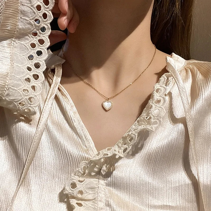 Collier en Opale en Forme de Cœur Doré